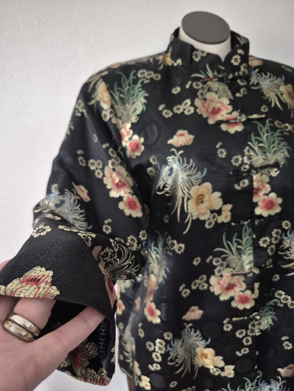 Vintage Black Floral Satin Mandarin Collar Kimono Jacket 2X - Picture 4 of 12